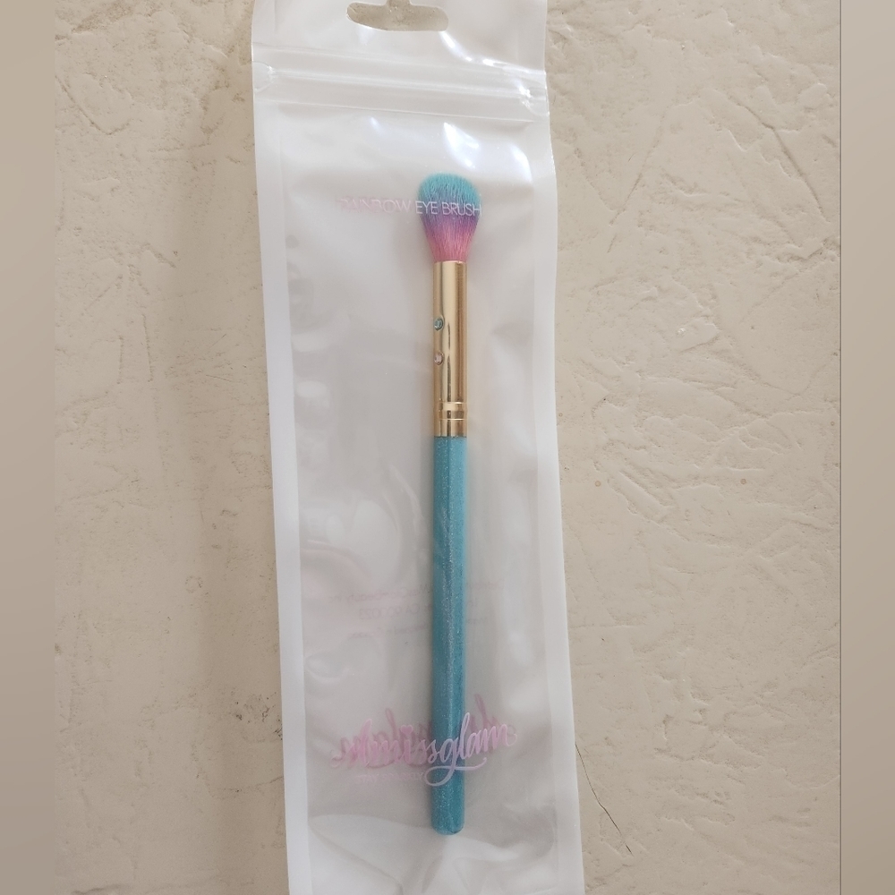 Slmissglam Rainbow eye brush NIP